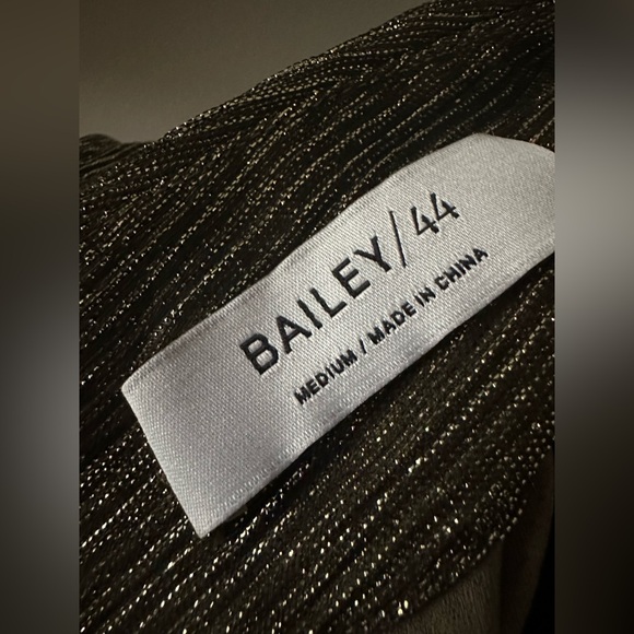 Bailey 44 - Elegant Gold Sleeveless Top - Picture 6 of 11